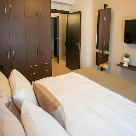 Kate'S Luxury Apartment With Private Parking Volos Exterior photo