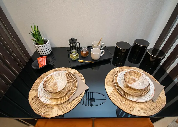 Kate\'S Luxury Apartment With Private Parking