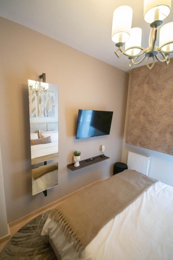 Kate's Luxury With Private Parking Apartment